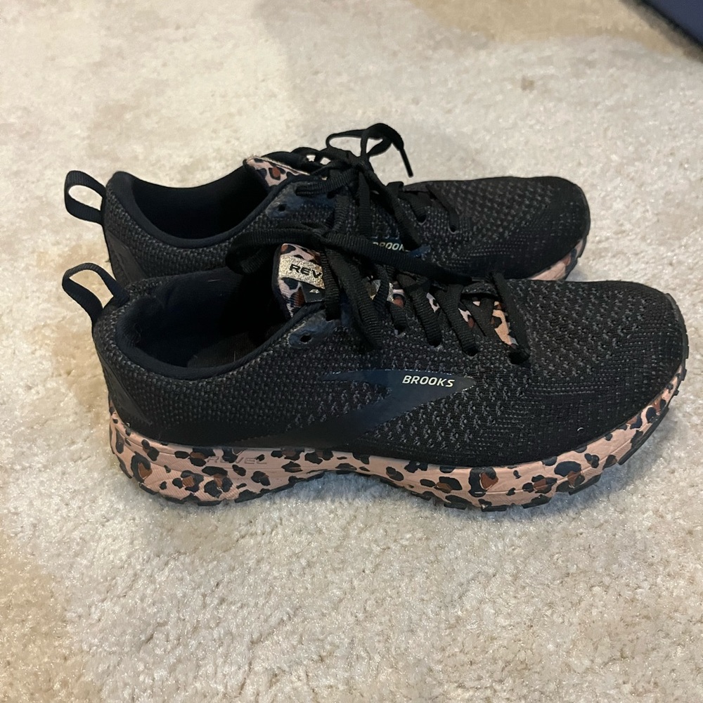 Brooks running shoes women